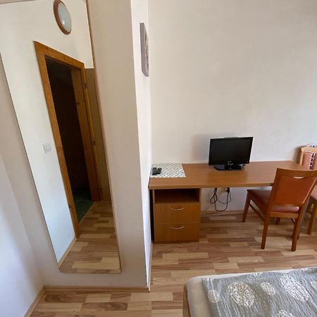 Lipno Wave Hotel แชร์นาฟ โปชูมาวี ภายนอก รูปภาพ