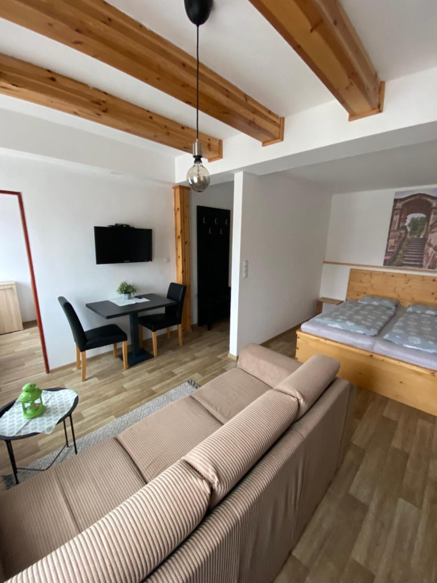 Lipno Wave Hotel แชร์นาฟ โปชูมาวี ภายนอก รูปภาพ