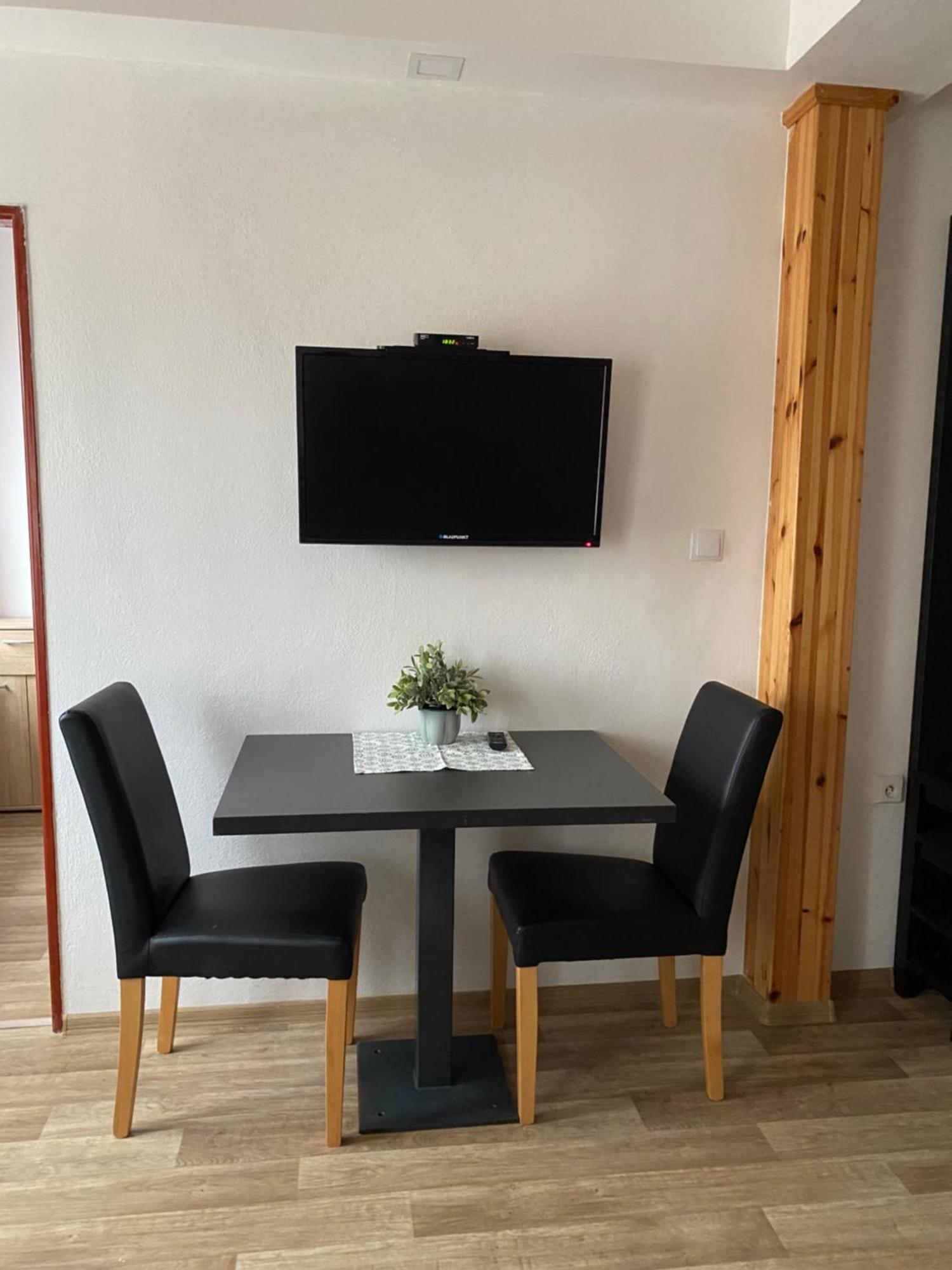 Lipno Wave Hotel แชร์นาฟ โปชูมาวี ภายนอก รูปภาพ