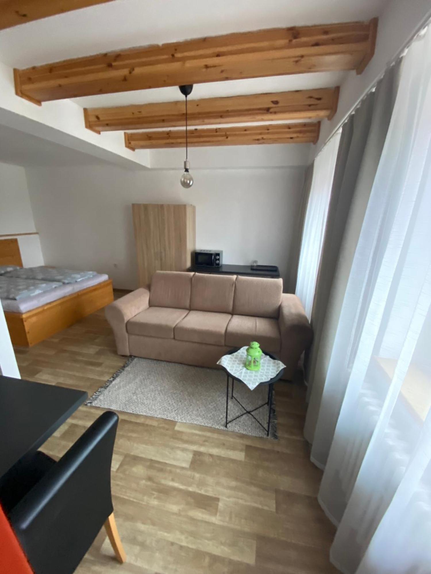 Lipno Wave Hotel แชร์นาฟ โปชูมาวี ภายนอก รูปภาพ